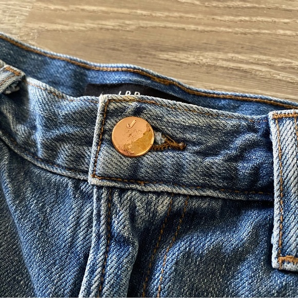 • j brand sachi bleach wrecked denim shorts • - Picture 2 of 8